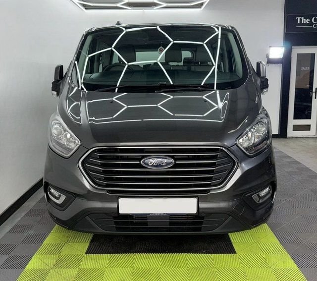 2022 Ford Tourneo Custom 2L Titanium 5dr - Photo 3