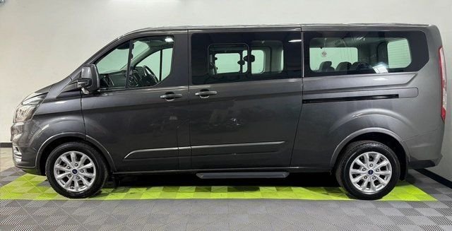 2022 Ford Tourneo Custom 2L Titanium 5dr - Photo 4