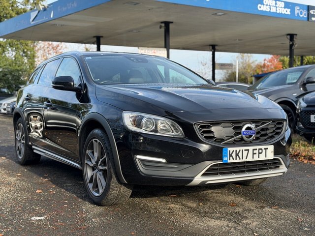View our Volvo V60 Cross Country 2.4 D4 Lux Nav Estate 5dr Diesel Auto AWD Euro 6 (s/s) (190 ps)