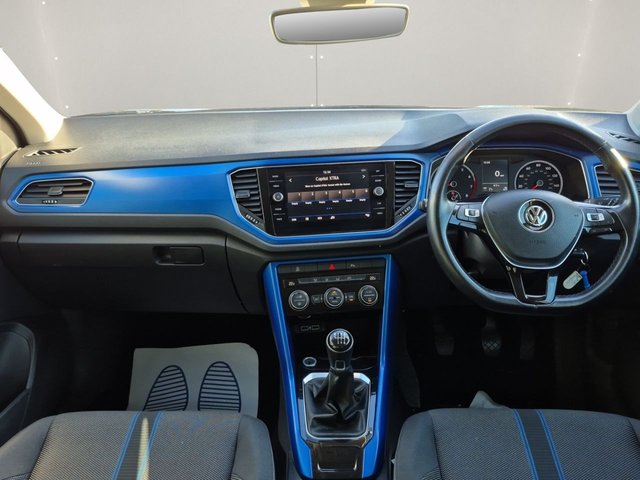 2018 Volkswagen T-Roc 1L Design 5dr - Photo 5
