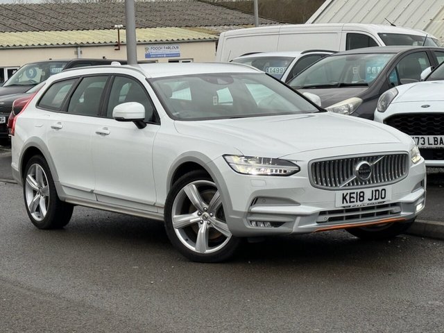 View our VOLVO V90 Cross Country