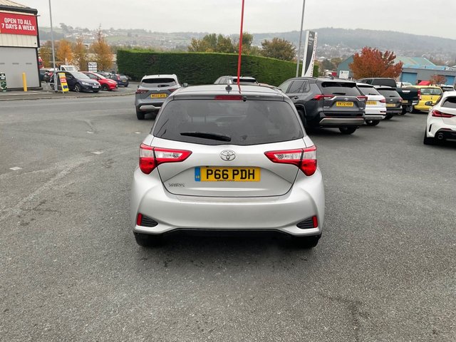 2019 TOYOTA YARIS - Photo 6