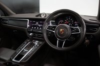 USED 2018 P PORSCHE MACAN 2.0T SUV  