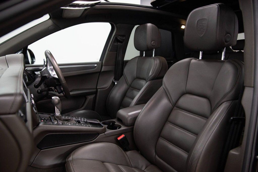 USED 2018 P PORSCHE MACAN 2.0T SUV  