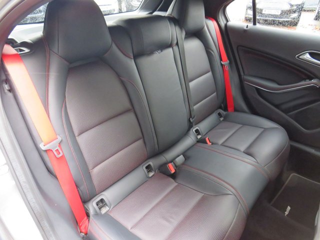 2015 MERCEDES-BENZ A-CLASS 2.0 A45 AMG Hatchback 5dr Petrol SpdS DCT 4MATIC Euro 6 (s/s) (360 ps) - Photo 11