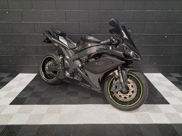 View our YAMAHA R1