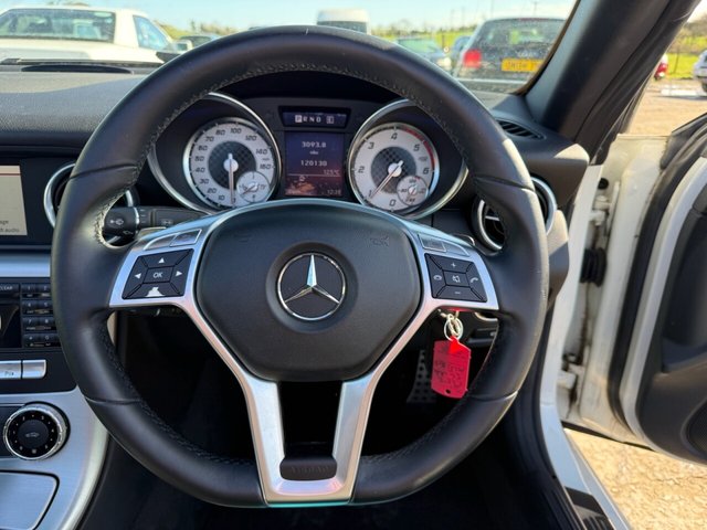 2013 Mercedes-Benz SLK - Photo 10