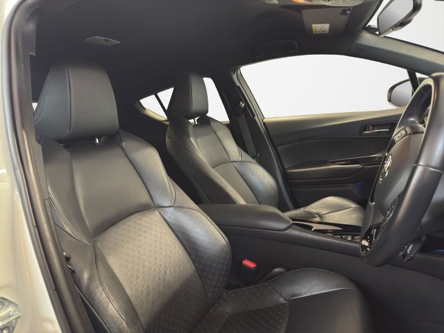 2018 TOYOTA C-HR 1.8 VVT-h Dynamic SUV 5dr Petrol Hybrid CVT Euro 6 (s/s) (122 ps) - Photo 10