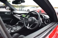 USED 2019 69 ALFA ROMEO GIULIA 2.0T Veloce Ti Saloon 4dr Petrol Auto Euro 6 (s/s) (280 ps) CARBON EXTERIOR / FULL HISTORY