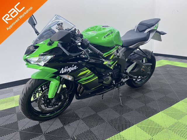Kawasaki Ninja Zx-6r 636 636 Super Sports Petrol Manual (129 Ps)
