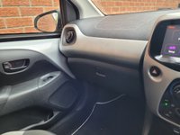 USED 2014 14 TOYOTA AYGO 1.0 VVT-i x-play Hatchback 3dr Petrol Manual Euro 5 Euro 5 (68 ps) LOW MILES - REAR CAMERA -  DAB RADIO