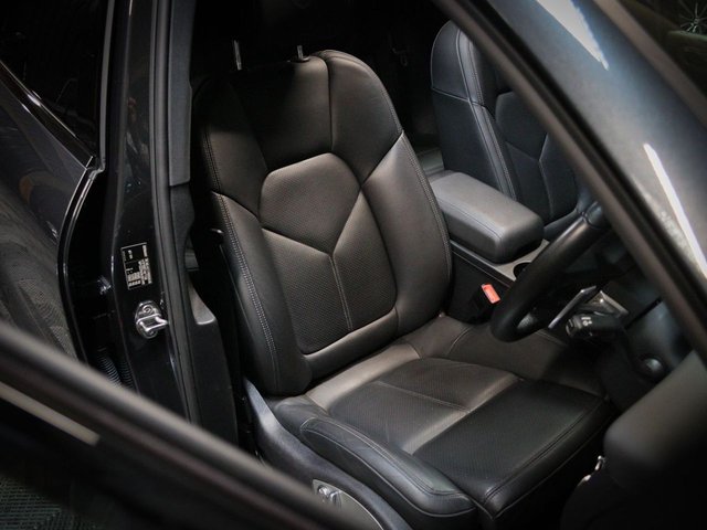 2020 PORSCHE MACAN - Photo 3