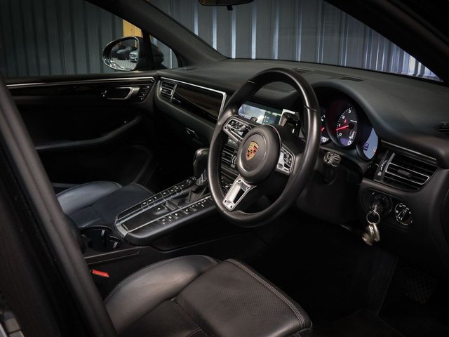 2020 PORSCHE MACAN - Photo 10