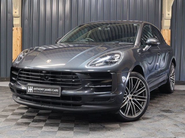 2020 PORSCHE MACAN