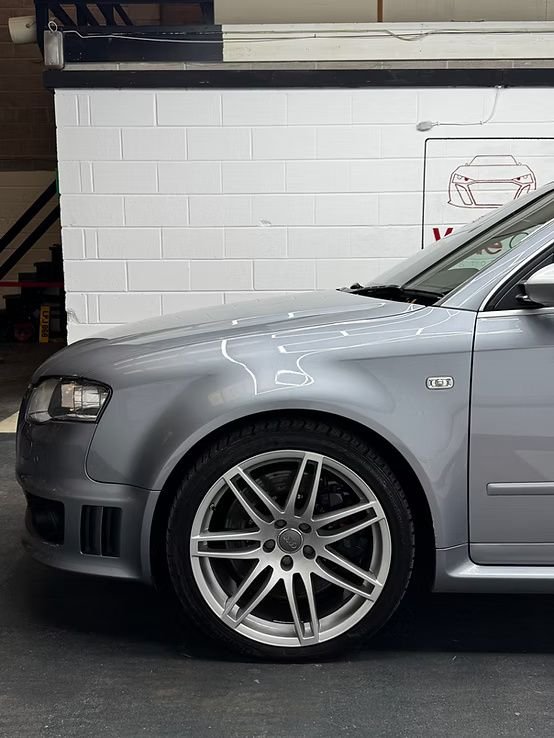View our AUDI RS4 AVANT