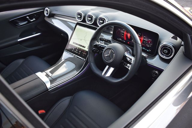 2022 Mercedes-Benz C-Class 1.5L Amg Line 5dr - Photo 3