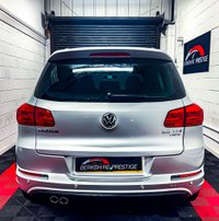 USED 2014 64 VOLKSWAGEN TIGUAN 2.0 TDI BlueMotion Tech R-Line SUV 5dr Diesel DSG 4WD Euro 5 (s/s) (Nav) (177 ps) 