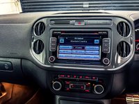 USED 2014 64 VOLKSWAGEN TIGUAN 2.0 TDI BlueMotion Tech R-Line SUV 5dr Diesel DSG 4WD Euro 5 (s/s) (Nav) (177 ps) 