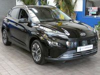 USED 2022 22 HYUNDAI KONA 64kWh Premium SUV 5dr Electric Auto (10.5kW Charger) (204 ps) SAT NAV HEATED SEATS CAMERA