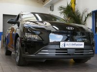 USED 2022 22 HYUNDAI KONA 64kWh Premium SUV 5dr Electric Auto (10.5kW Charger) (204 ps) SAT NAV HEATED SEATS CAMERA