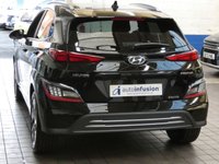USED 2022 22 HYUNDAI KONA 64kWh Premium SUV 5dr Electric Auto (10.5kW Charger) (204 ps) SAT NAV HEATED SEATS CAMERA