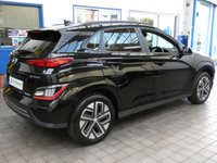 USED 2022 22 HYUNDAI KONA 64kWh Premium SUV 5dr Electric Auto (10.5kW Charger) (204 ps) SAT NAV HEATED SEATS CAMERA