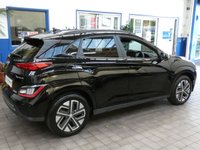 USED 2022 22 HYUNDAI KONA 64kWh Premium SUV 5dr Electric Auto (10.5kW Charger) (204 ps) SAT NAV HEATED SEATS CAMERA