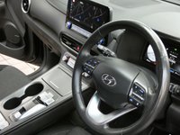 USED 2022 22 HYUNDAI KONA 64kWh Premium SUV 5dr Electric Auto (10.5kW Charger) (204 ps) SAT NAV HEATED SEATS CAMERA