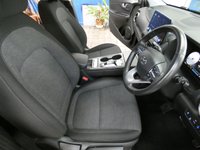 USED 2022 22 HYUNDAI KONA 64kWh Premium SUV 5dr Electric Auto (10.5kW Charger) (204 ps) SAT NAV HEATED SEATS CAMERA