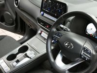 USED 2022 22 HYUNDAI KONA 64kWh Premium SUV 5dr Electric Auto (10.5kW Charger) (204 ps) SAT NAV HEATED SEATS CAMERA