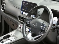 USED 2022 22 HYUNDAI KONA 64kWh Premium SUV 5dr Electric Auto (10.5kW Charger) (204 ps) SAT NAV HEATED SEATS CAMERA