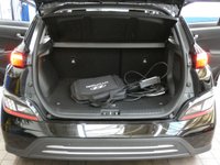 USED 2022 22 HYUNDAI KONA 64kWh Premium SUV 5dr Electric Auto (10.5kW Charger) (204 ps) SAT NAV HEATED SEATS CAMERA