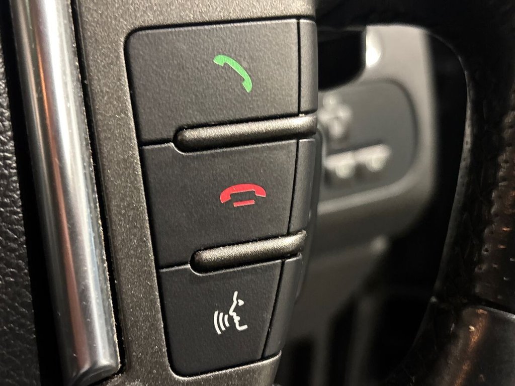 USED 2015 65 LAND ROVER DISCOVERY 4 3.0 SD V6 HSE Luxury SUV 5dr Diesel Auto 4WD Euro 6 (s/s) (256 bhp) 2 OWNERS|TIMING BELT REPLACED