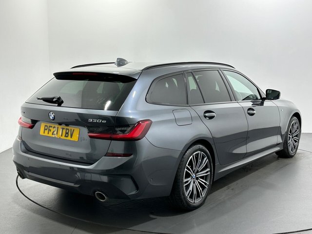 2021 BMW 3 Series - Photo 8