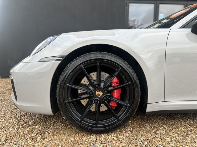 2019 Porsche 911 3L 992 Carrera 4s 2dr - Photo 9