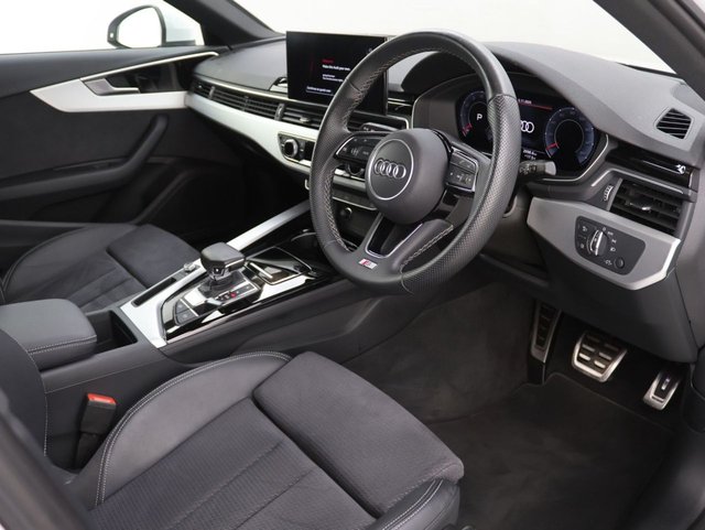 2022 Audi A4 2L S Line 4dr - Photo 10