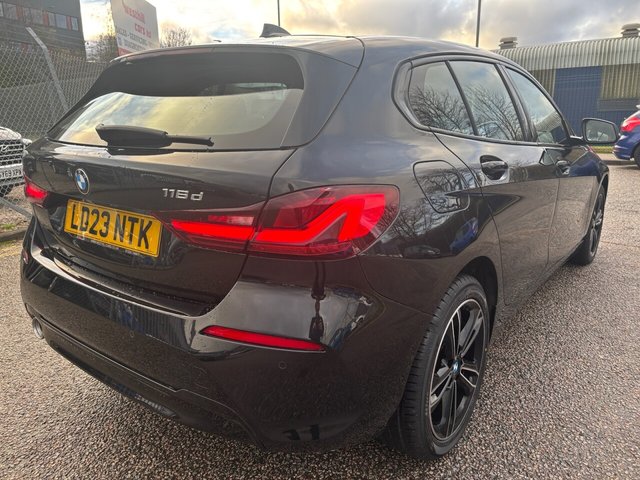 2023 BMW 1 SERIES - Photo 6