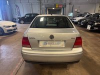 USED 2005 05 VOLKSWAGEN BORA 1.9 TDI PD Highline Saloon 4dr Diesel Automatic (178 g/km, 130 bhp) 