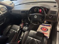 USED 2005 05 VOLKSWAGEN BORA 1.9 TDI PD Highline Saloon 4dr Diesel Automatic (178 g/km, 130 bhp) 