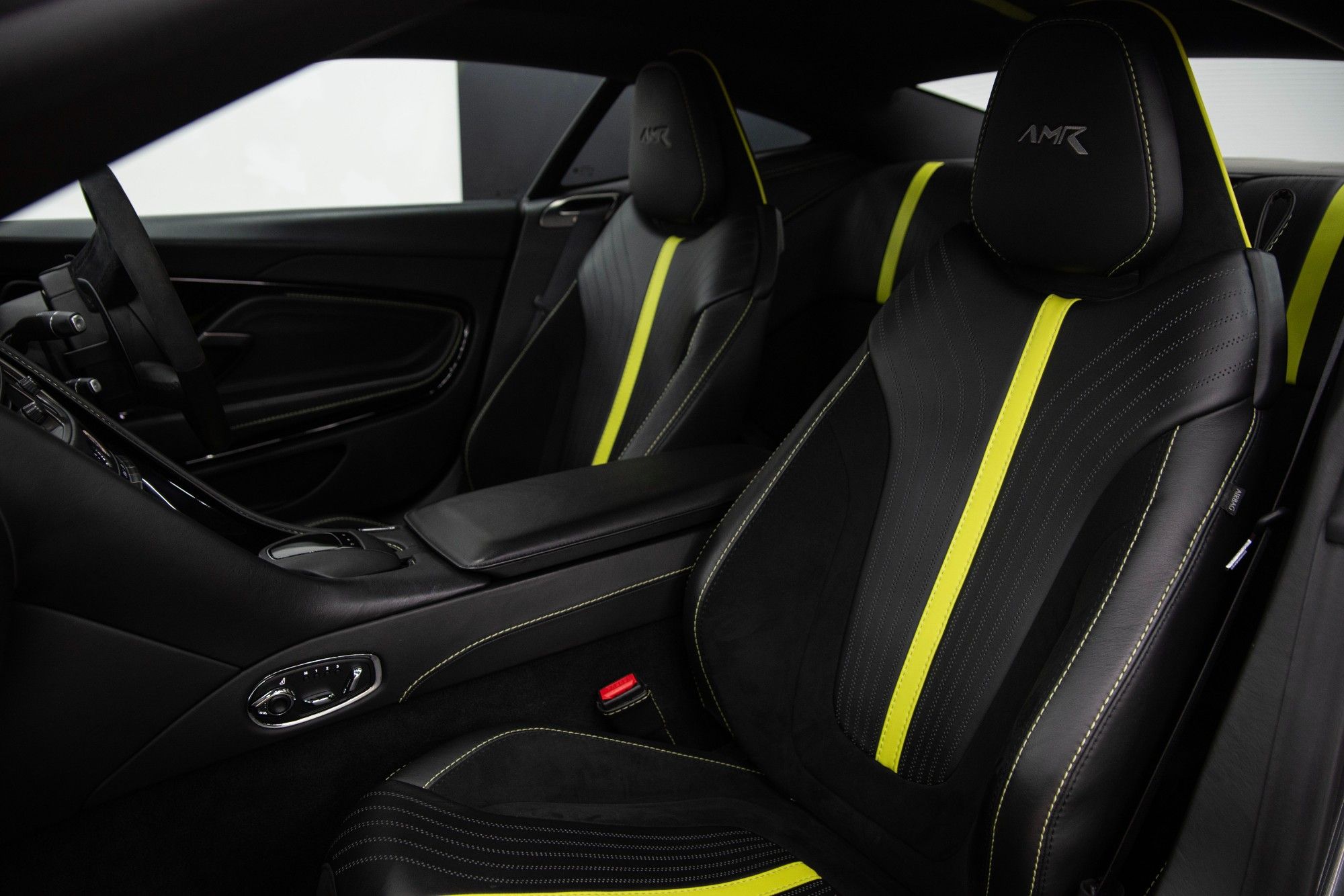 USED 2019 19 ASTON MARTIN DB11 5.2 V12 BiTurbo AMR Coupe  