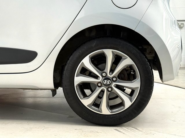 2018 HYUNDAI I10 1.2 Premium SE Hatchback 5dr Petrol Auto Euro 6 (87 ps) - Photo 11