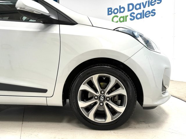 2018 HYUNDAI I10 1.2 Premium SE Hatchback 5dr Petrol Auto Euro 6 (87 ps) - Photo 12