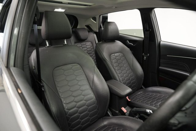 2018 FORD FIESTA 1.0T EcoBoost Vignale Auto Euro 6 (s/s) 5dr - Photo 10