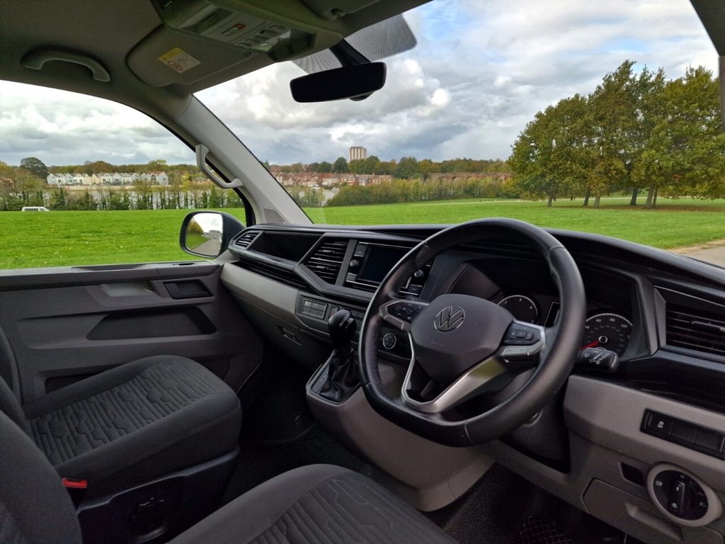 USED 2020 70 VOLKSWAGEN TRANSPORTER SHUTTLE 2.0 TDI SE Minibus Double Cab 5dr Diesel DSG SWB Euro 6 (s/s) (150 ps) FINANCE AVAILABLE