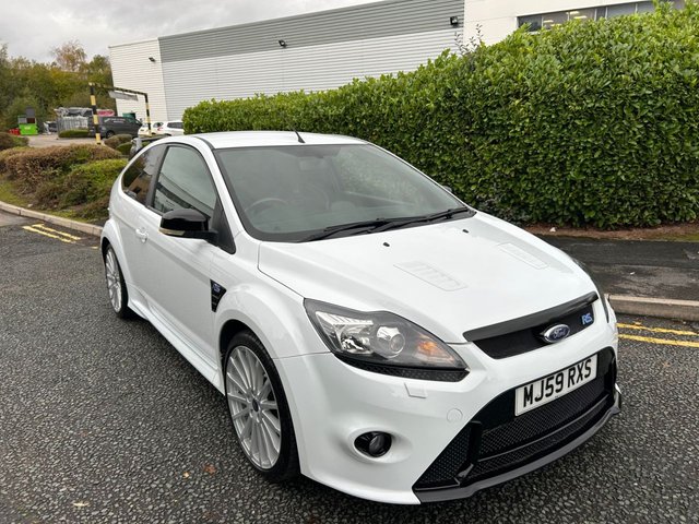 2009 59 Ford Focus 2.5 RS Hatchback 3dr Petrol Manual (225 g/km, 301 bhp)-3 Former Keepers-Superb Low Mileage Example-Finished In Frozen White-14 Services On File-Full Description To Follow.