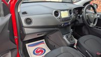USED 2019 19 HYUNDAI I10 1.2 Premium SE Hatchback 5dr Petrol Auto Euro 6 (87 ps) *** ONE LADY OWNER - SAT NAV - CHEAP TO RUN ***