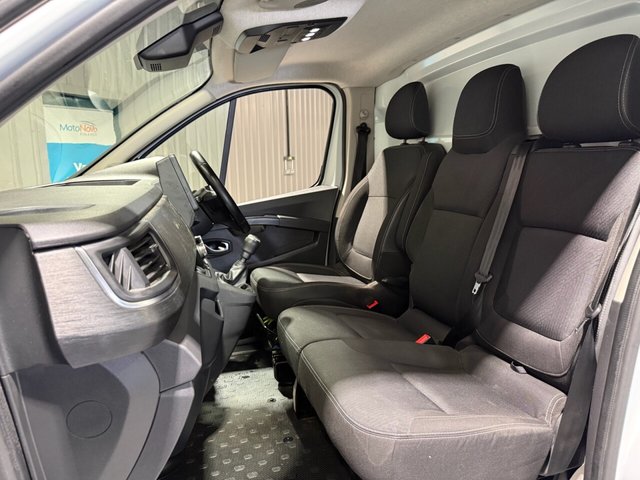 2022 RENAULT TRAFIC - Photo 7