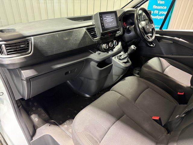2022 RENAULT TRAFIC - Photo 6