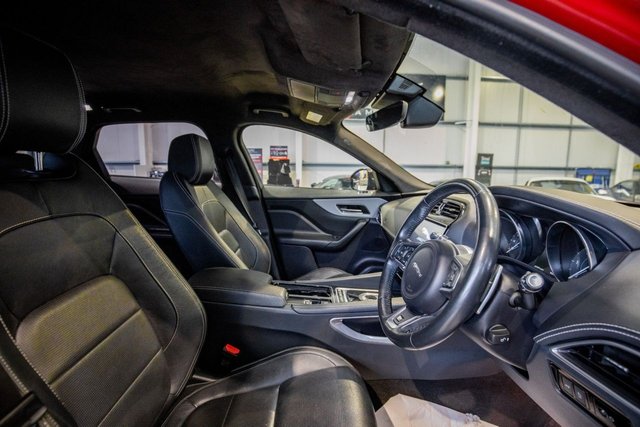 2019 Jaguar F-Pace 2L R-Sport 5dr - Photo 3