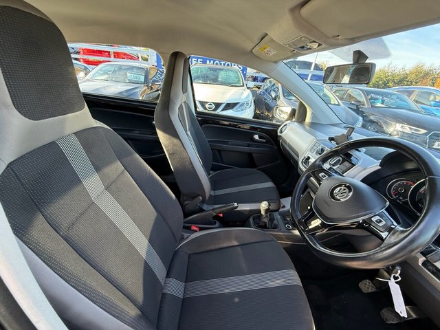 2020 VOLKSWAGEN UP! - Photo 9